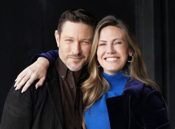 Is Vail Bloom married? ·