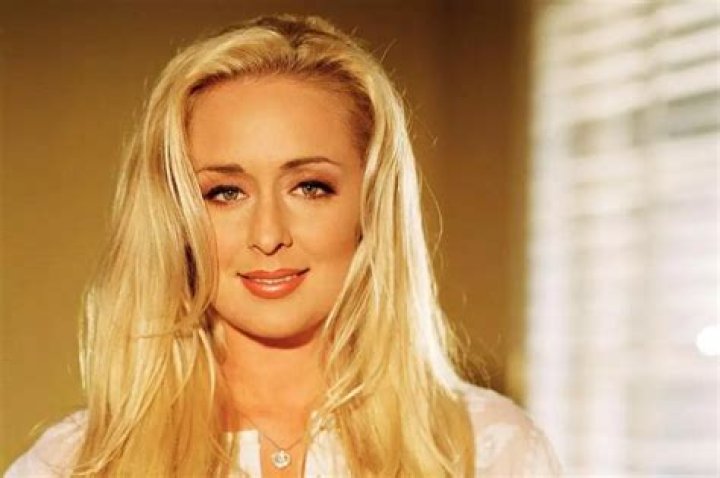 Mindy McCready ·